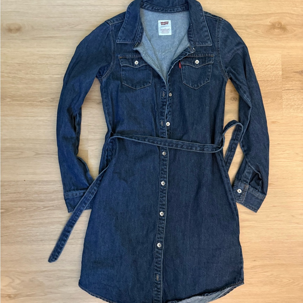 Girls Levi’s chambray dress